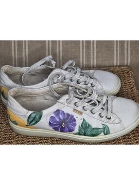 ECCO Womens Sneakers Size US 7 - EU 38 White w/Flowers Floral Soft Leather
